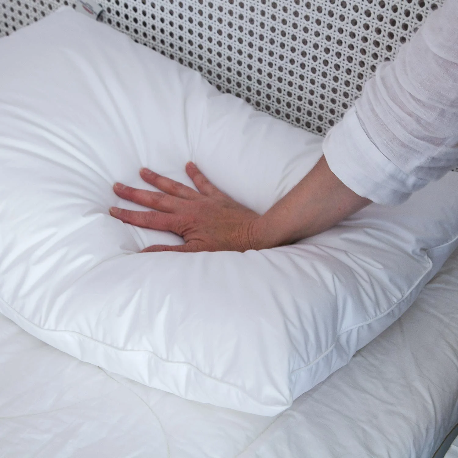 British 100% Wool Pillow - Low Fill - Image 4