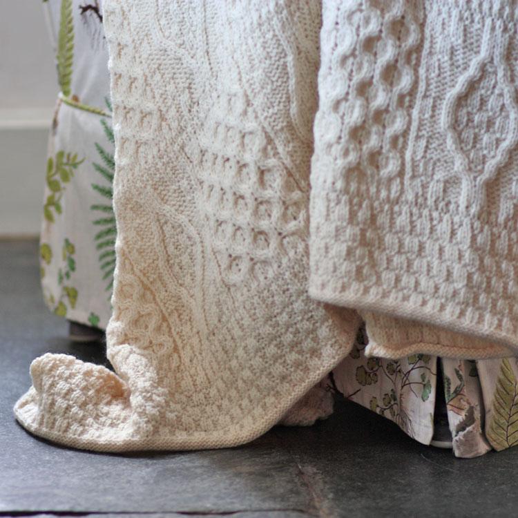 Chunky Aran Knit Throw Ecru - Image 3