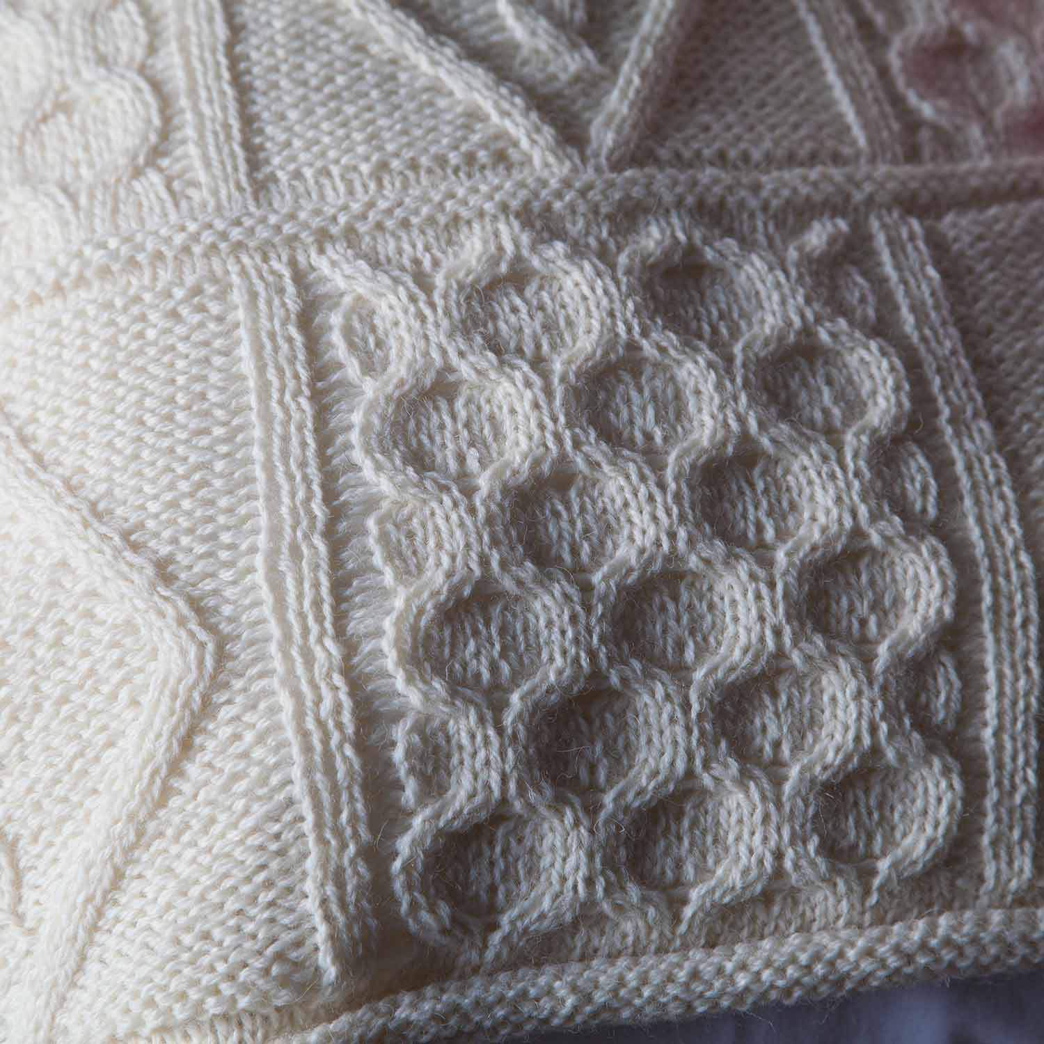 Chunky Aran Knit Throw Ecru - Image 4