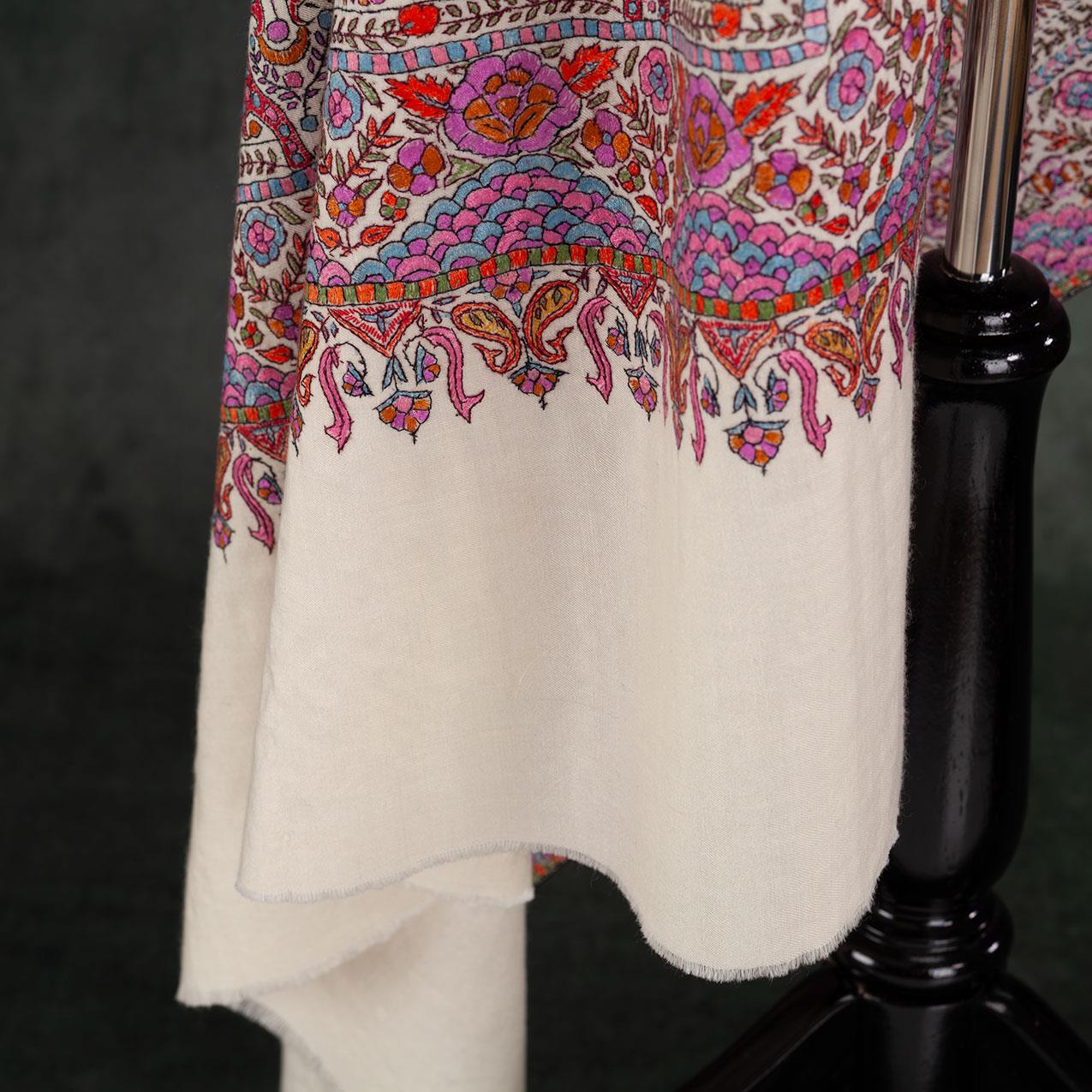 Hand Embroidered Jamawar Pashmina ' Tajmahal-The White Crown' - Image 10