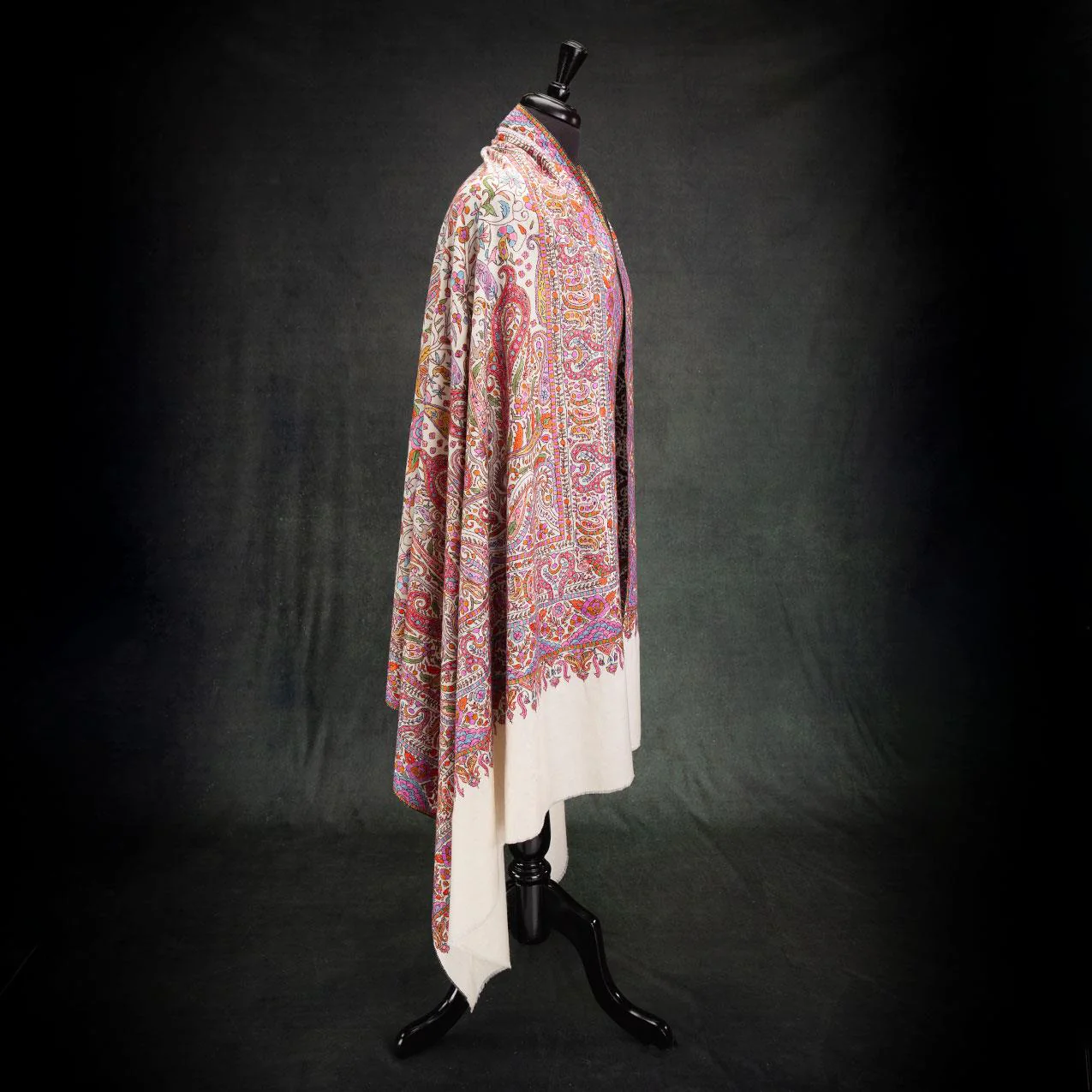Hand Embroidered Jamawar Pashmina ' Tajmahal-The White Crown' - Image 5